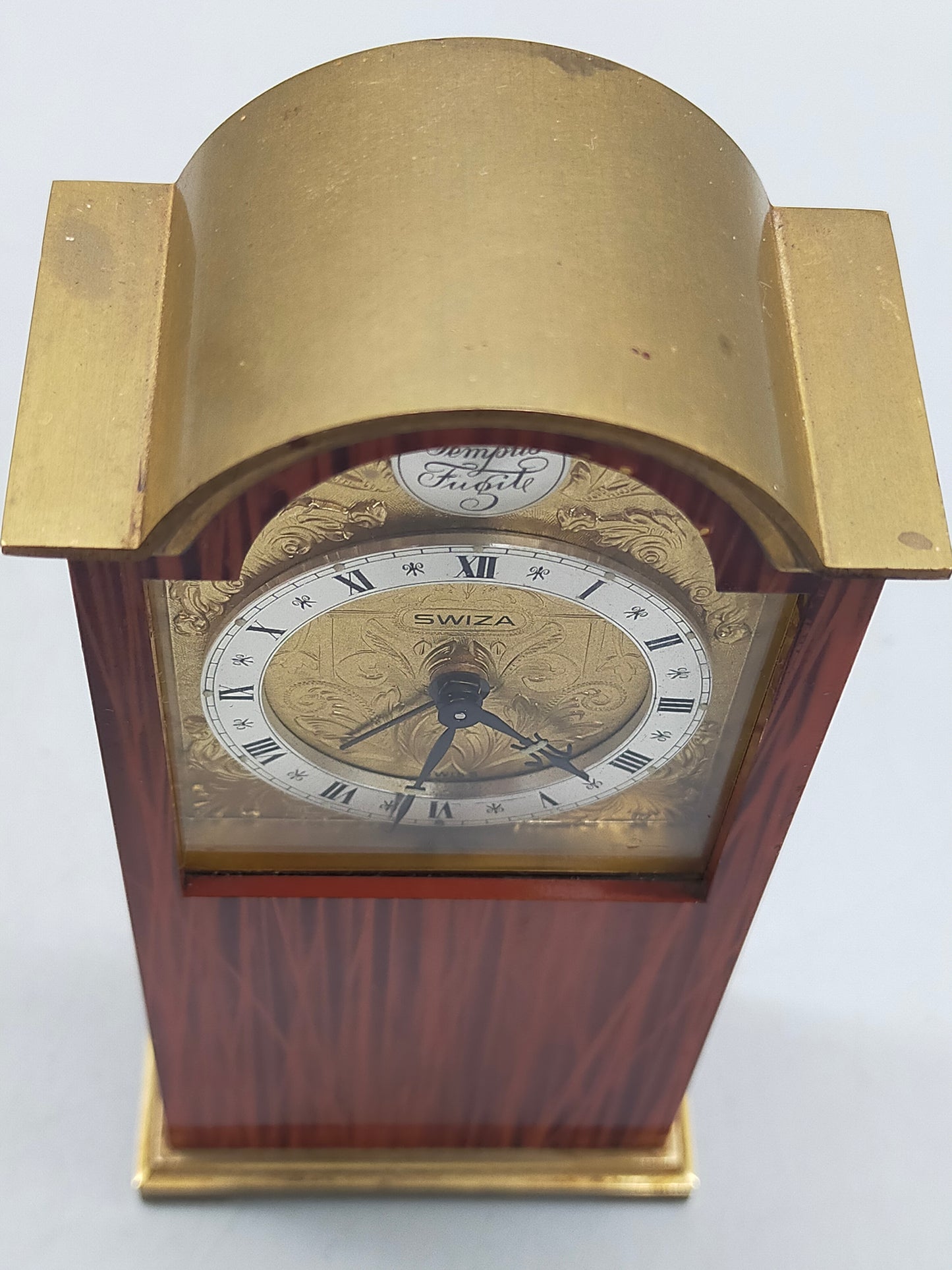 Edle Swiza Tisch Uhr – Klassische Kaminuhr in edler Holzoptik