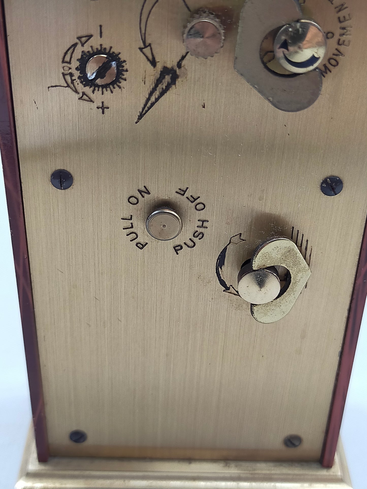 Edle Swiza Tisch Uhr – Klassische Kaminuhr in edler Holzoptik