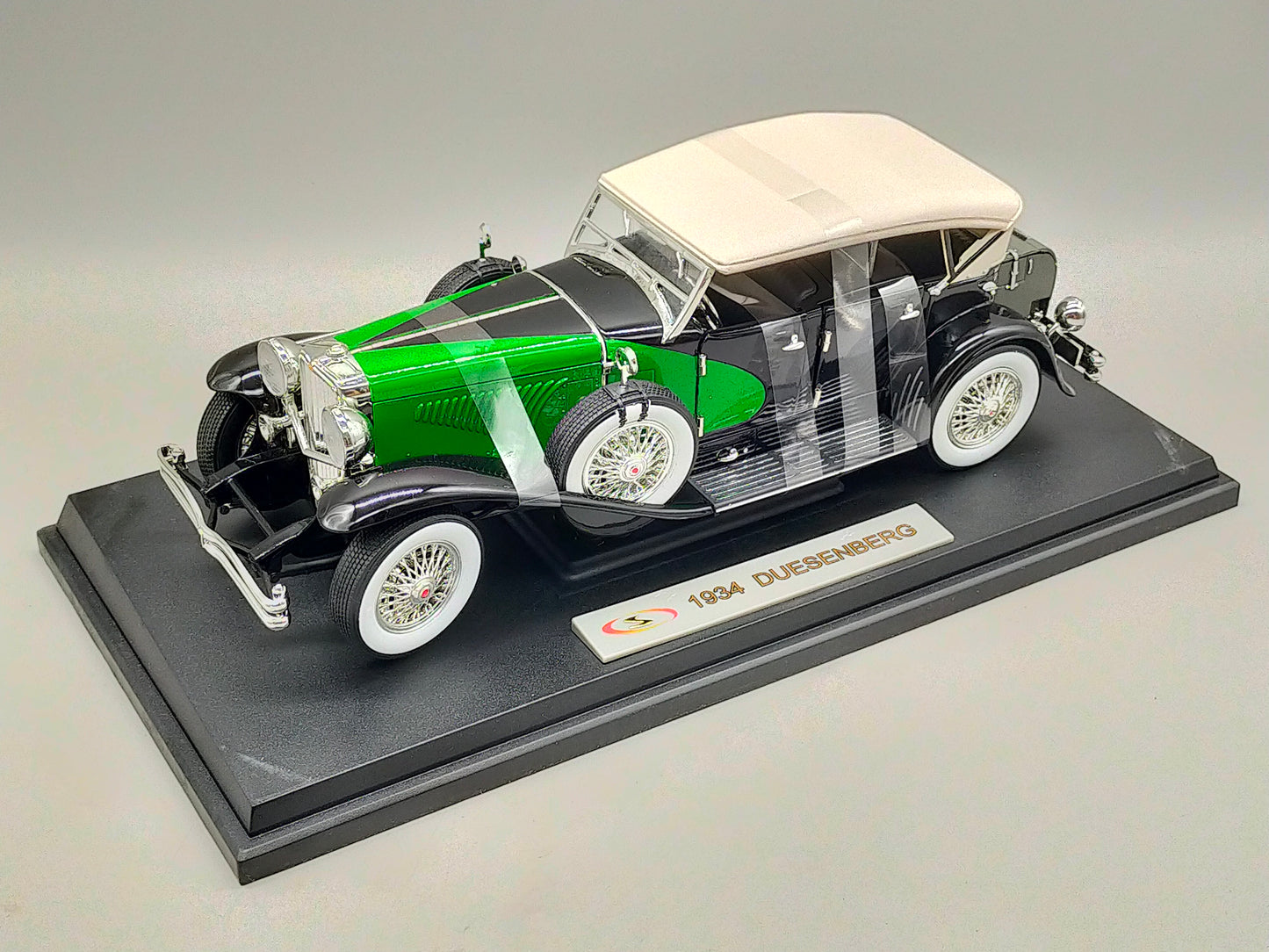 Signature Models 1934 Duesenberg – Edles 1:18 in OVP
