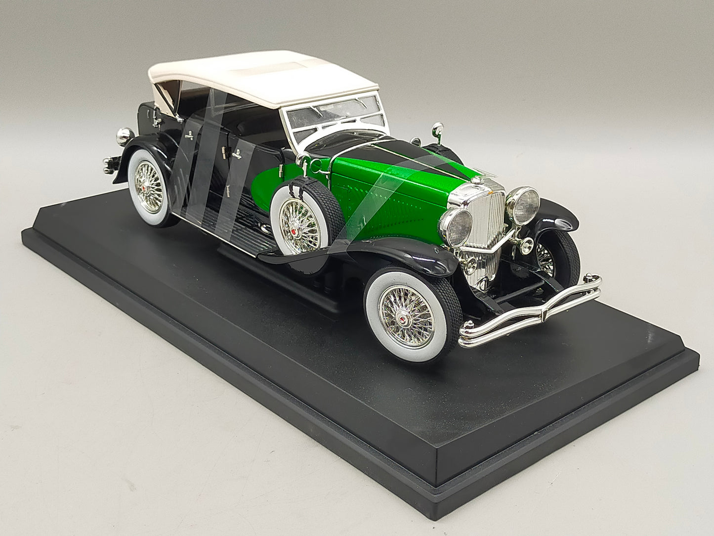 Signature Models 1934 Duesenberg – Edles 1:18 in OVP