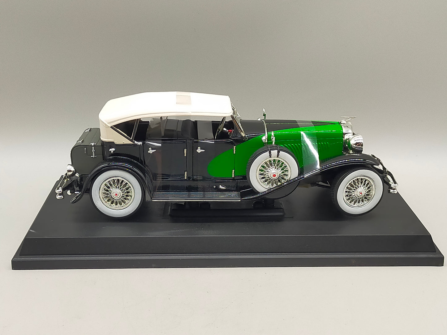 Signature Models 1934 Duesenberg – Edles 1:18 in OVP