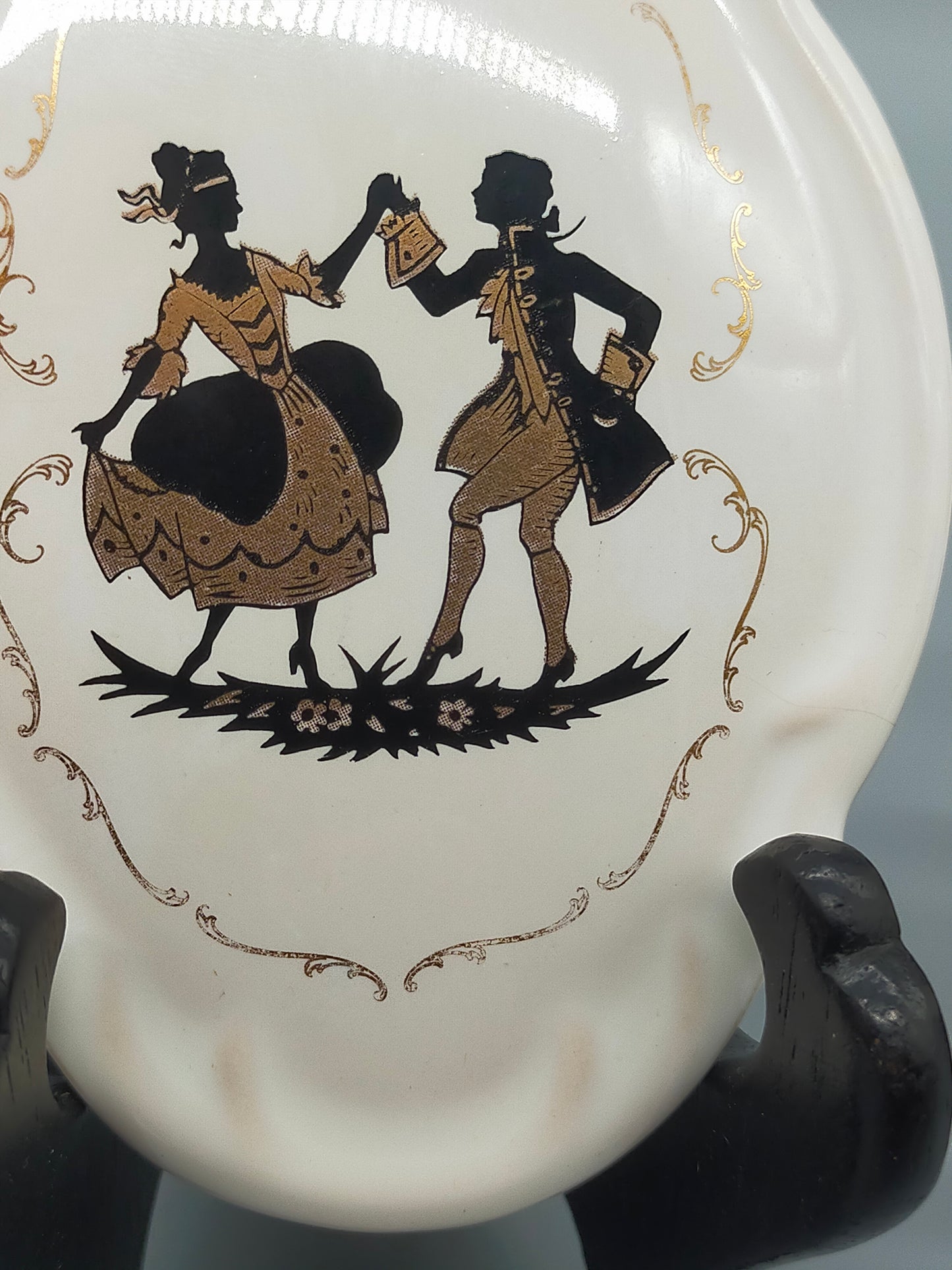 Antike Wandteller im Rokoko Stil mit Silhouette Motiven 2er Set