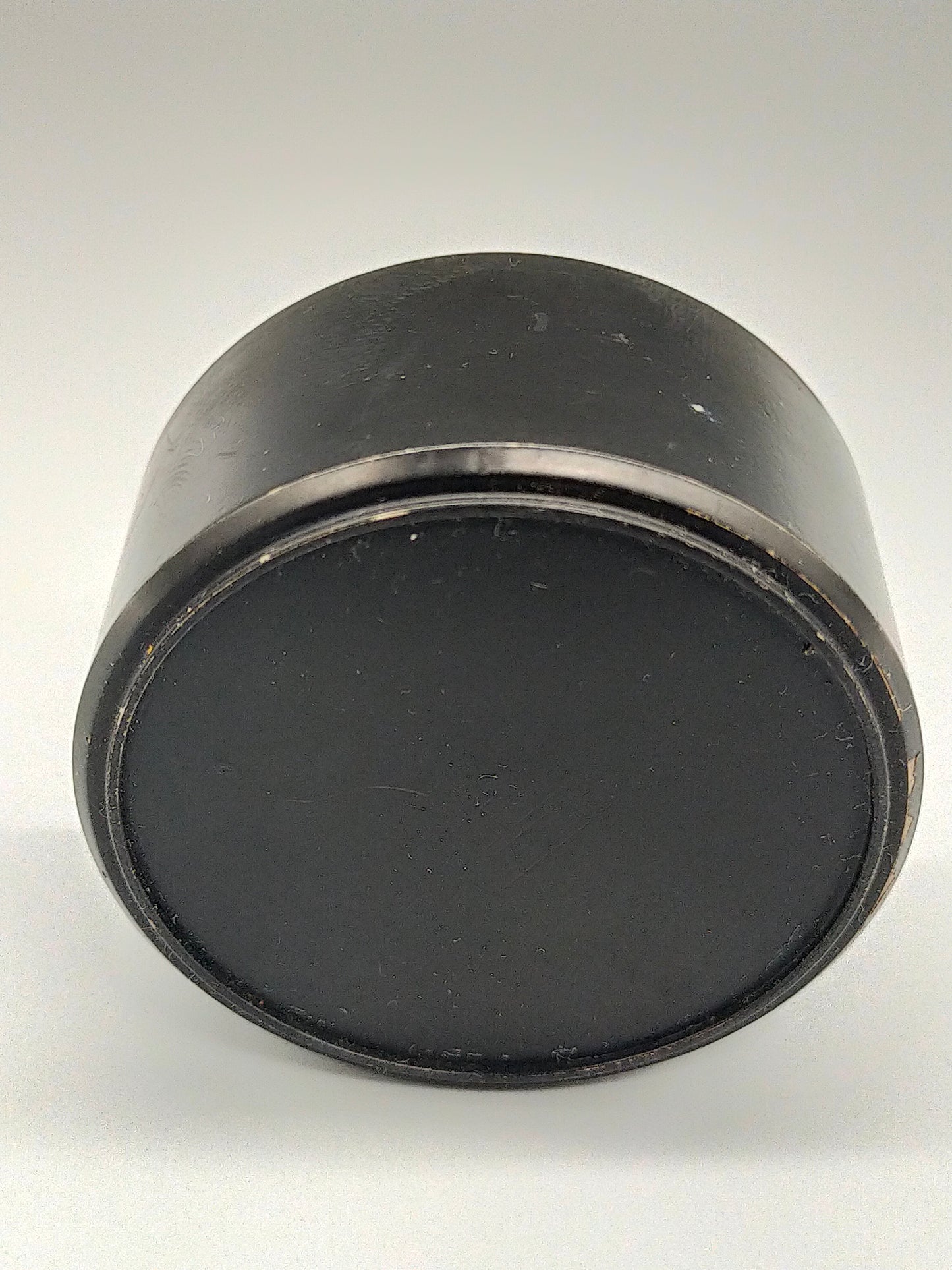 Vintage Ascher aus Metall & Bakelit Rundes Design mit Drehdeckel