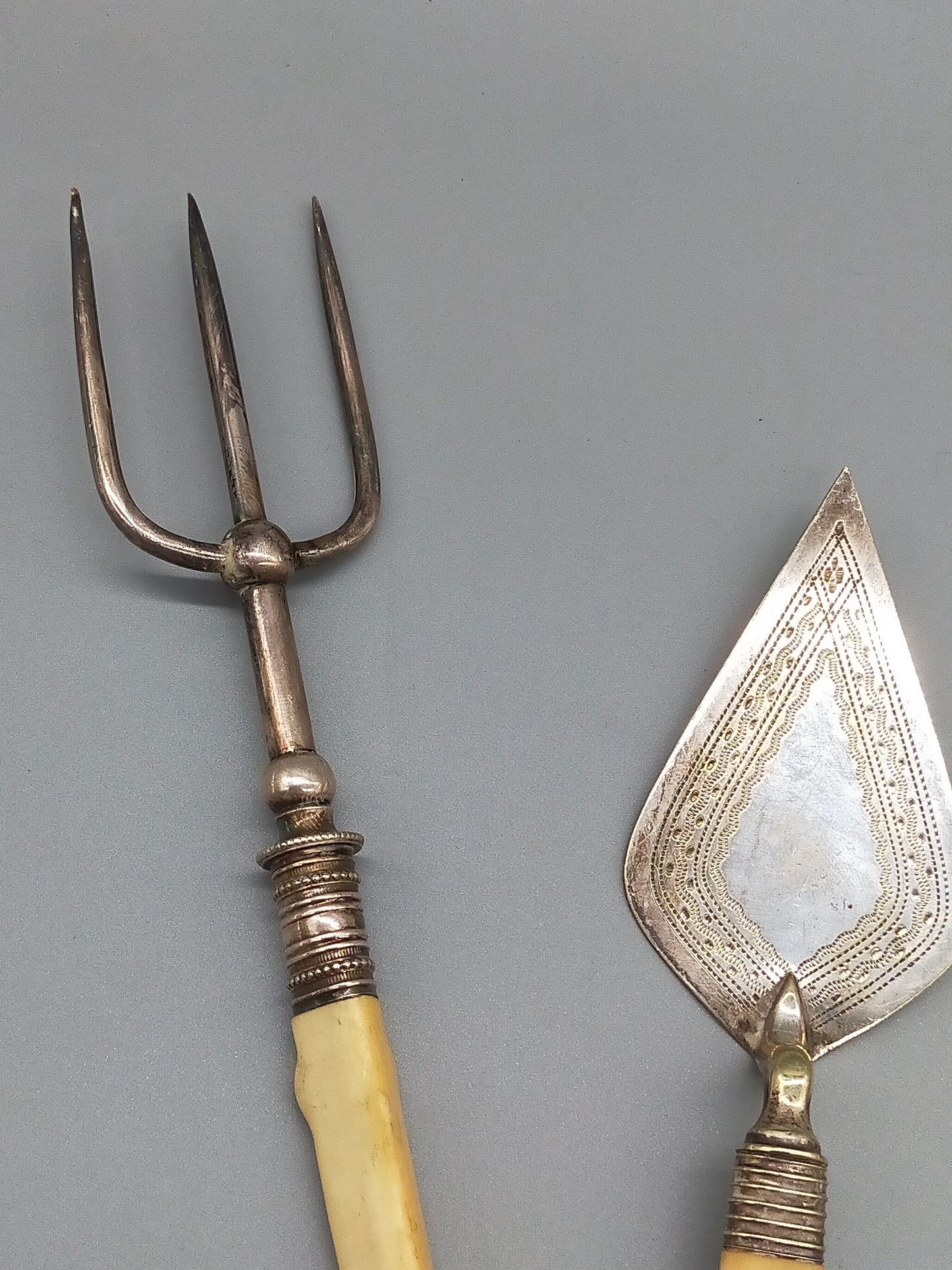 Antikes vierteiliges Vorlegebesteck Set