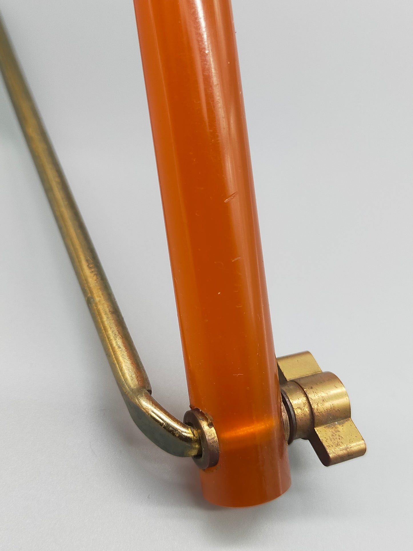 Antiker Tischspiegel mit Bernstein optik Griff Vintage Kosmetikspiegel