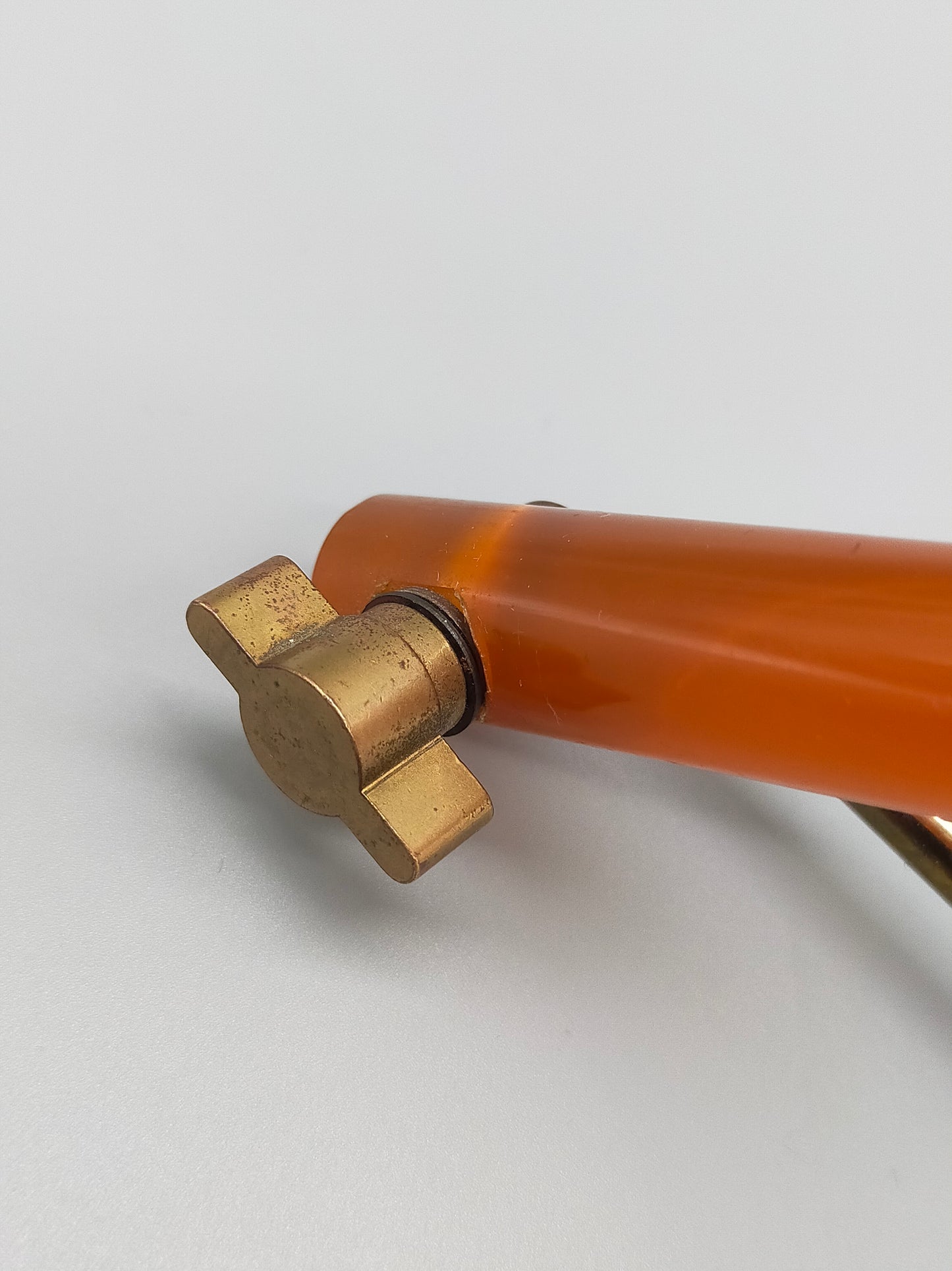Antiker Tischspiegel mit Bernstein optik Griff Vintage Kosmetikspiegel
