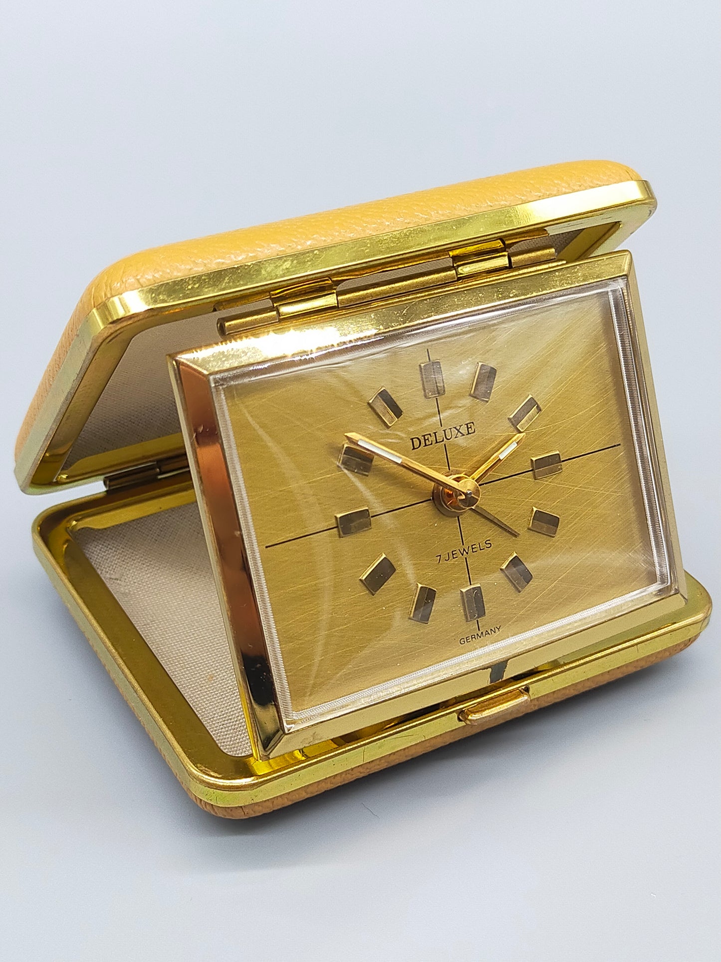 Goldene Deluxe Reisewecker Uhr Vintage Design aus Deutschland