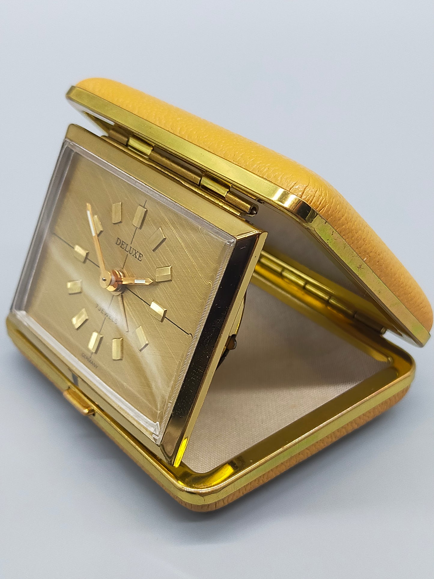 Goldene Deluxe Reisewecker Uhr Vintage Design aus Deutschland