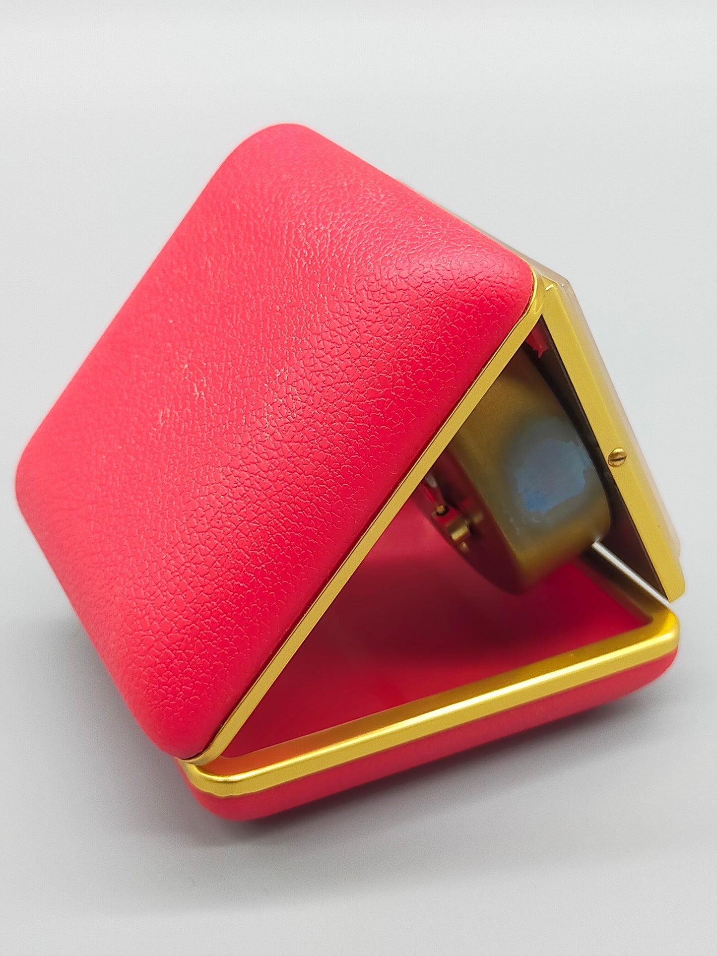 Vintage Oskar Reise Wecker Rotes Etui mit Goldfarbenem Gehäuse