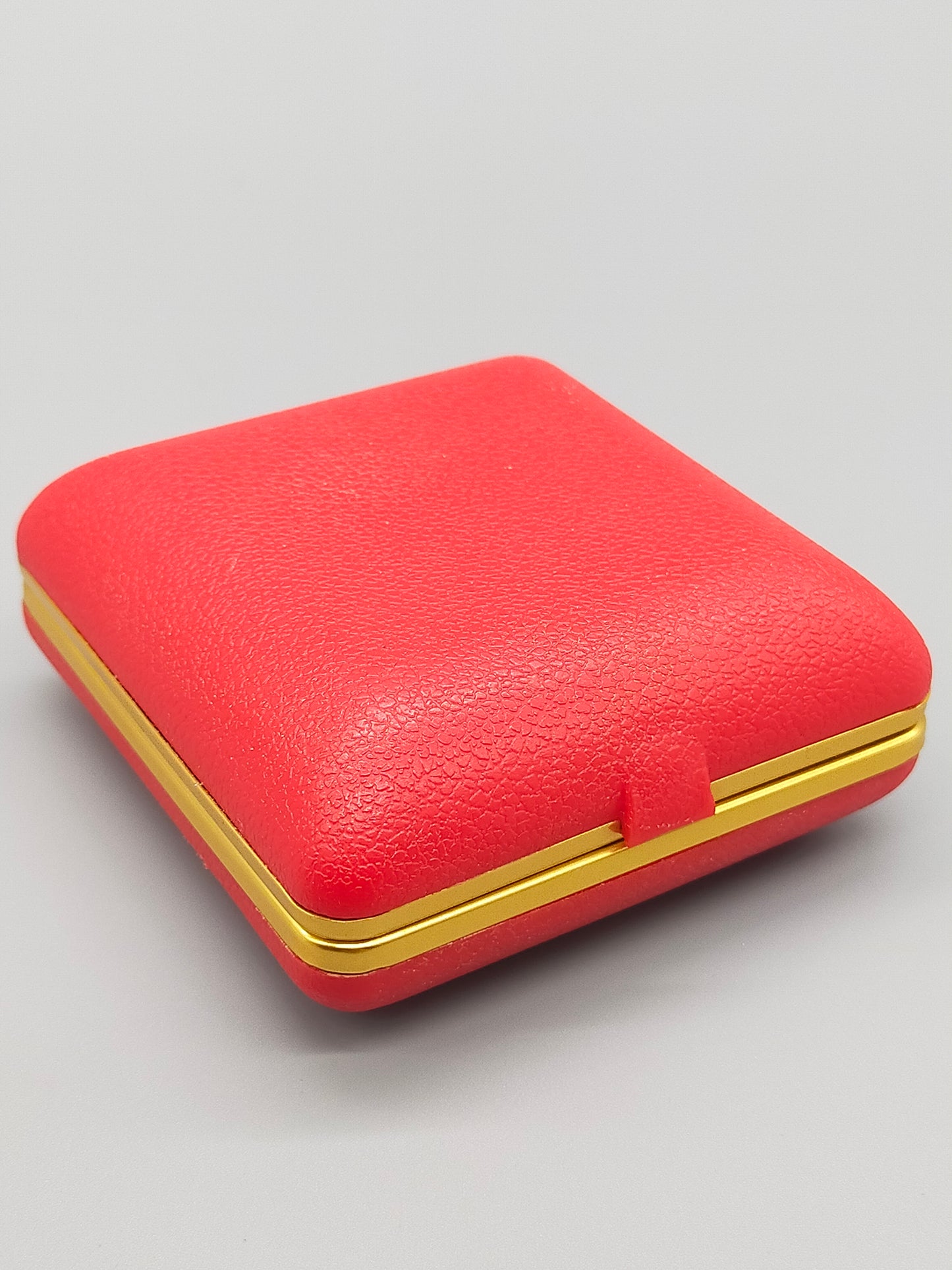 Vintage Oskar Reise Wecker Rotes Etui mit Goldfarbenem Gehäuse