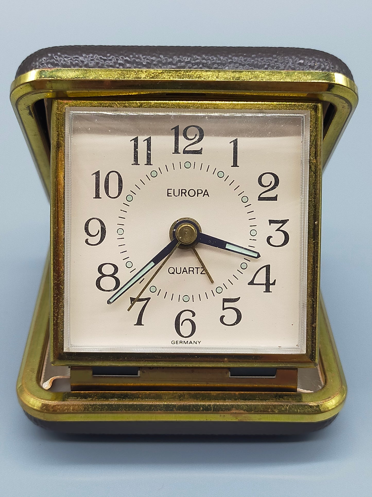 Klassische Europa Reise Uhr Vintage Design mit Quarzwerk
