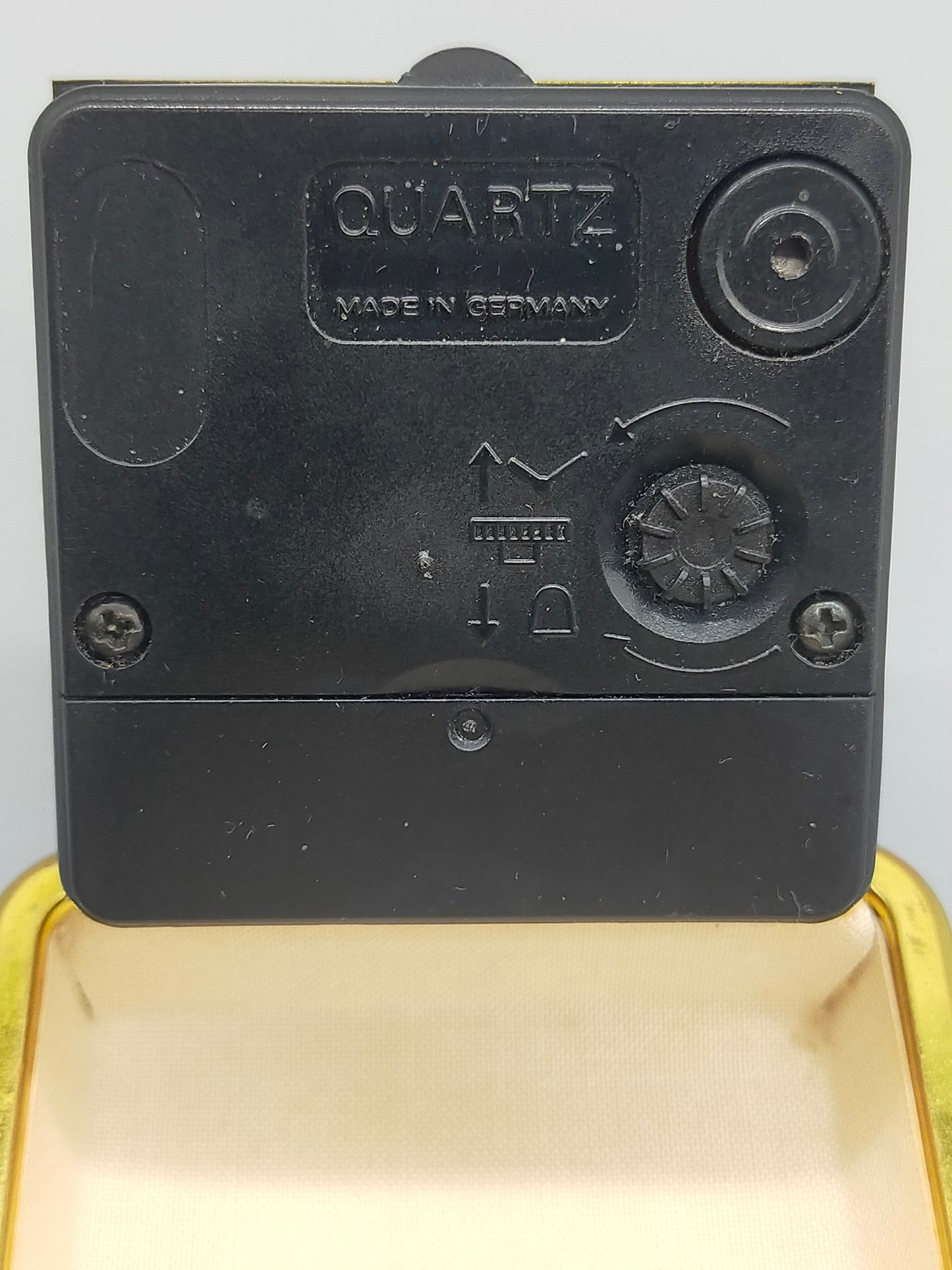 Klassische Europa Reise Uhr Vintage Design mit Quarzwerk