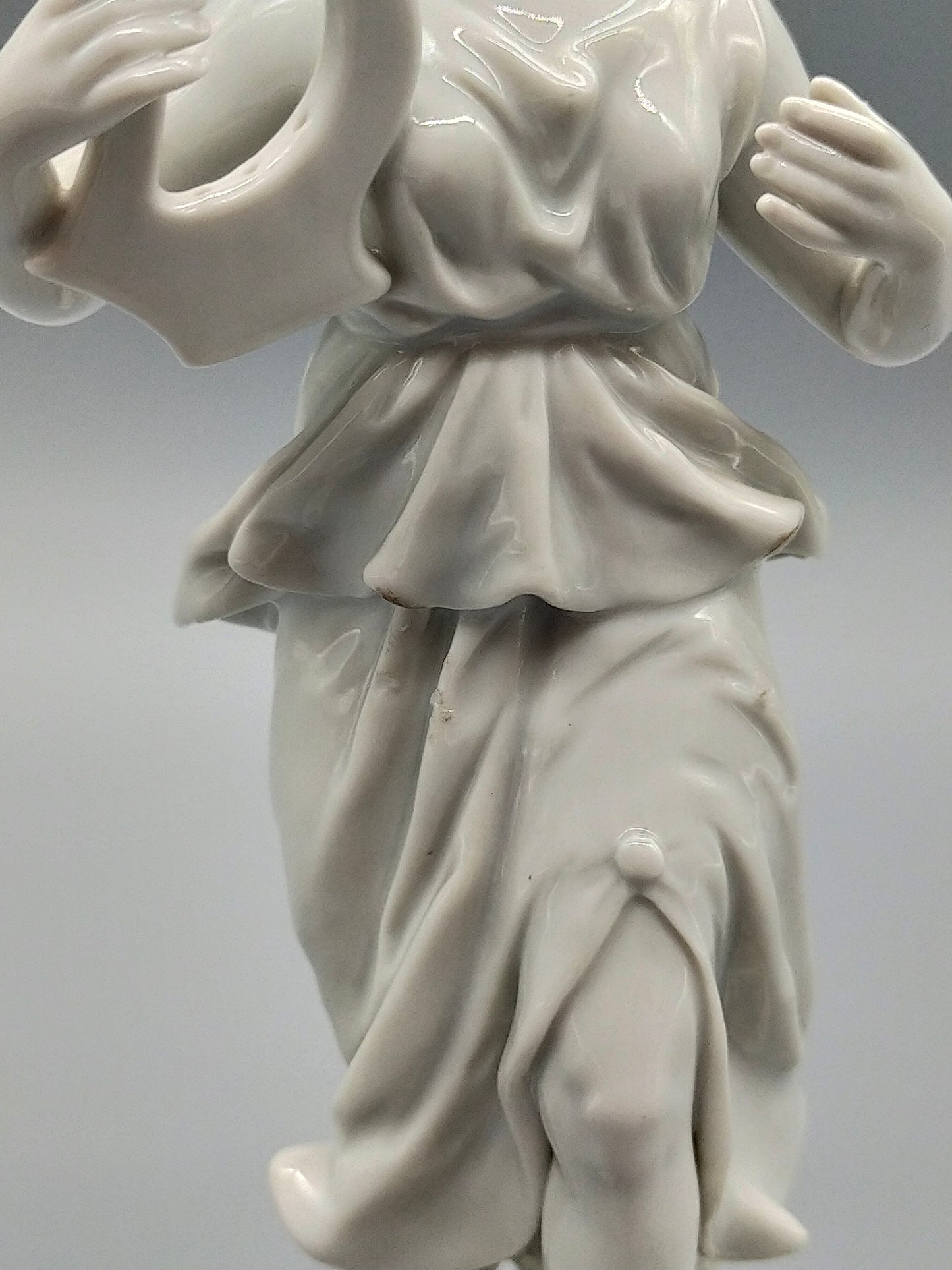 N Crown Porzellan Figur Muse mit Lyra Weißglanz & Antik-Stil