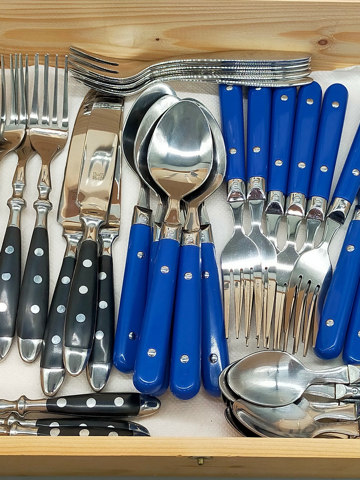 B&R Edelstahl Besteck Set mit Box – 41-teilig Blau & Schwarz