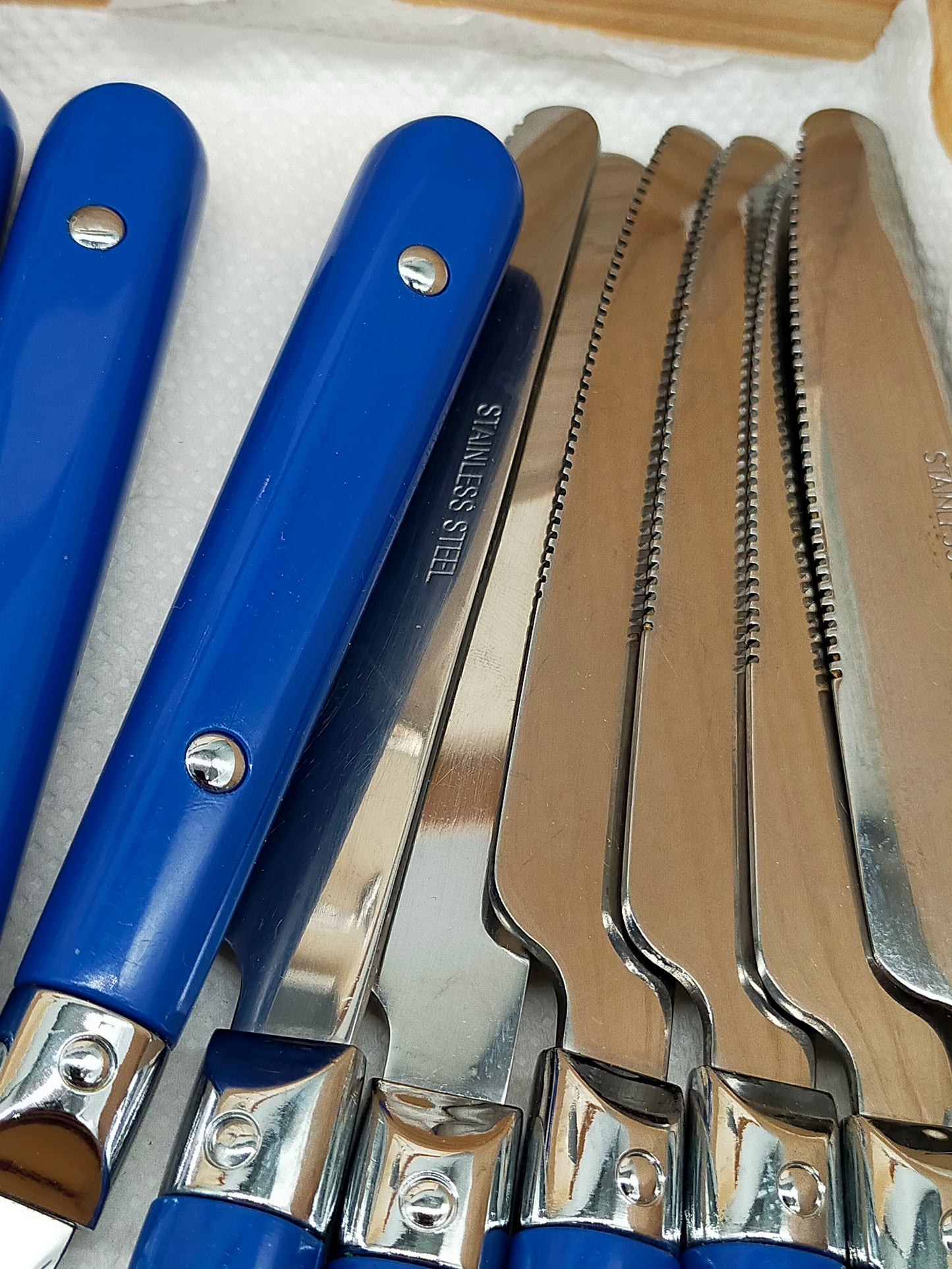 B&R Edelstahl Besteck Set mit Box – 41-teilig Blau & Schwarz