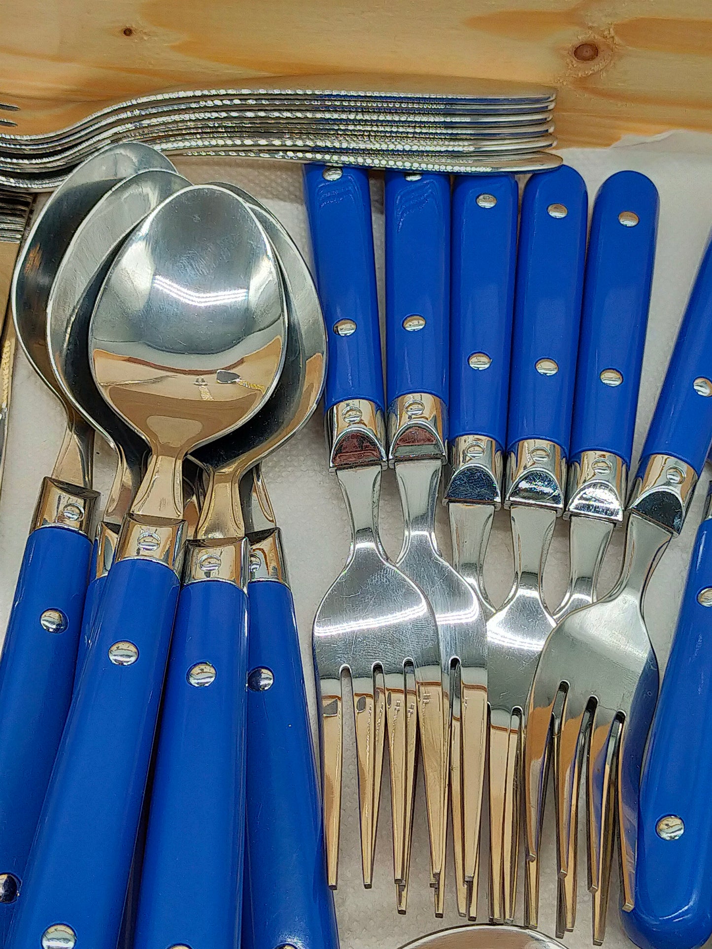 B&R Edelstahl Besteck Set mit Box – 41-teilig Blau & Schwarz