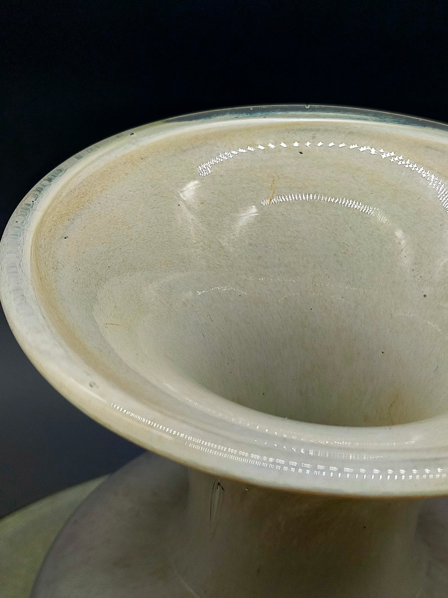 Vintage Opalglas Vase mit Teller – Elegantes Set in Pastelltönen