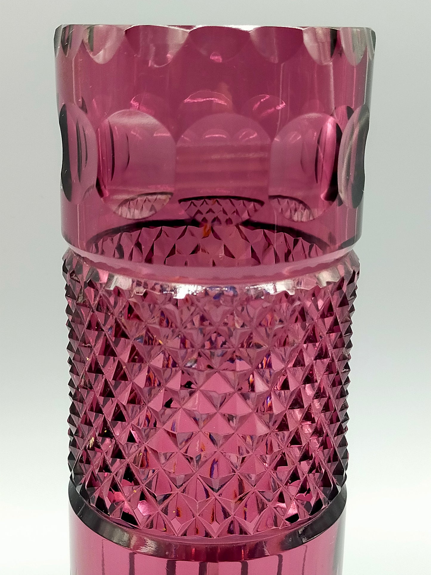 Edle Kristall Glas Vase in Violett – Elegantes Zylinder Design