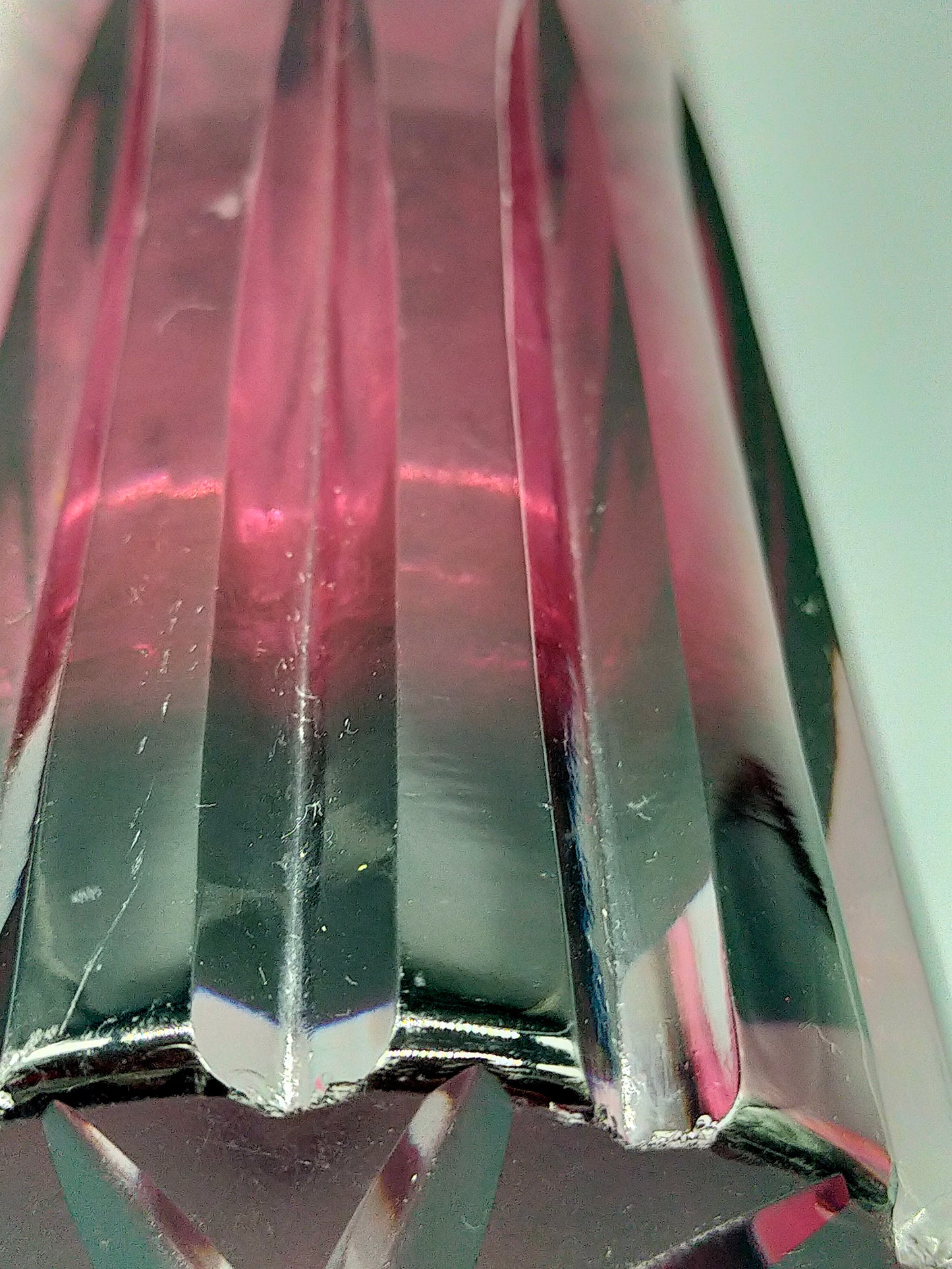 Edle Kristall Glas Vase in Violett – Elegantes Zylinder Design