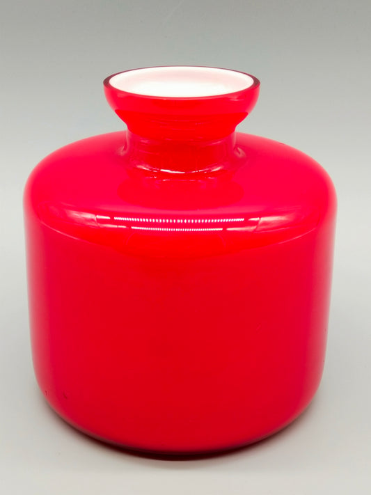 Rote Pop-Art Glasvase Stilvolles Opalglas Design im Vintage Stil