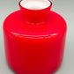 Rote Pop-Art Glasvase Stilvolles Opalglas Design im Vintage Stil