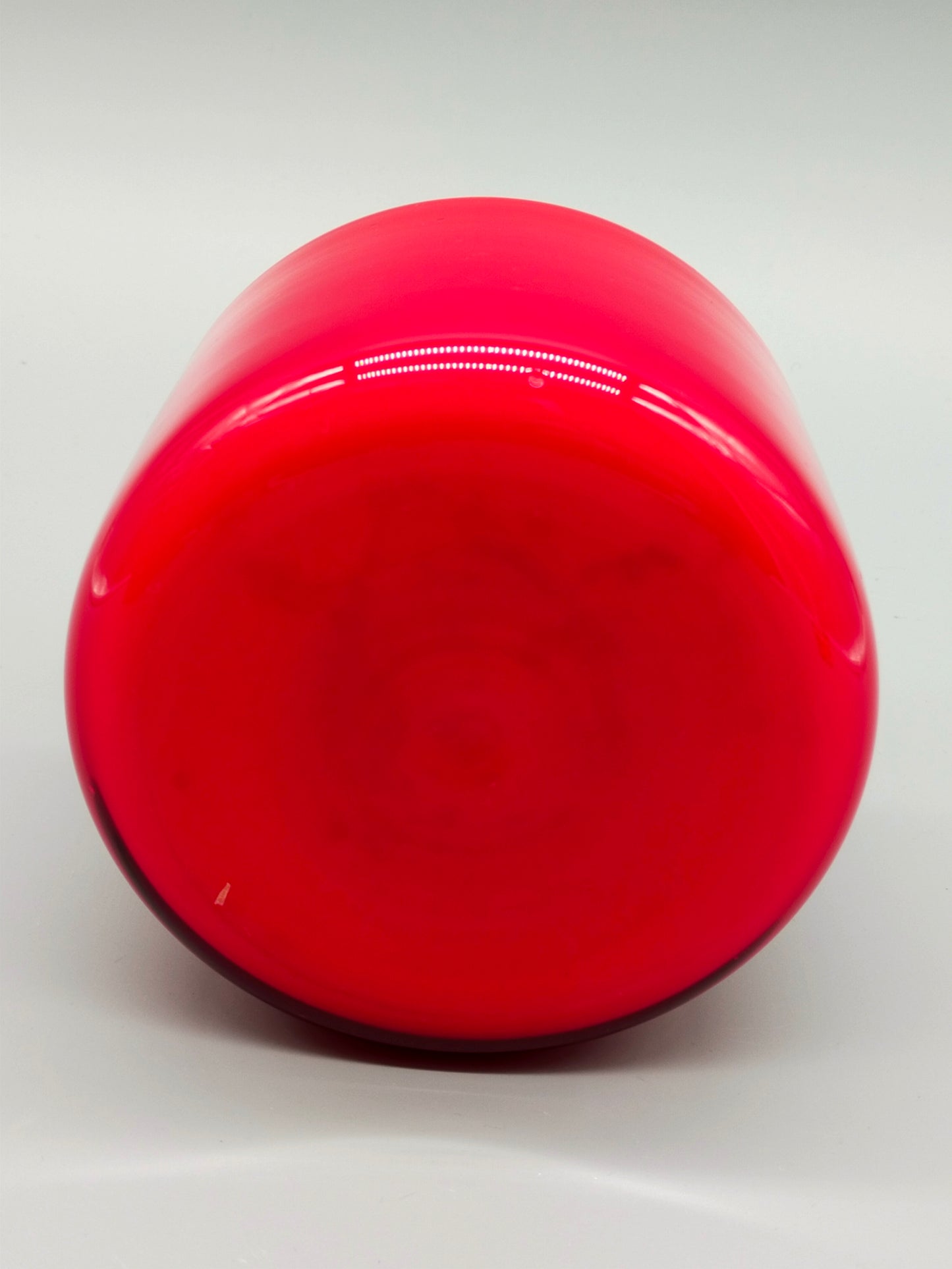 Rote Pop-Art Glasvase Stilvolles Opalglas Design im Vintage Stil