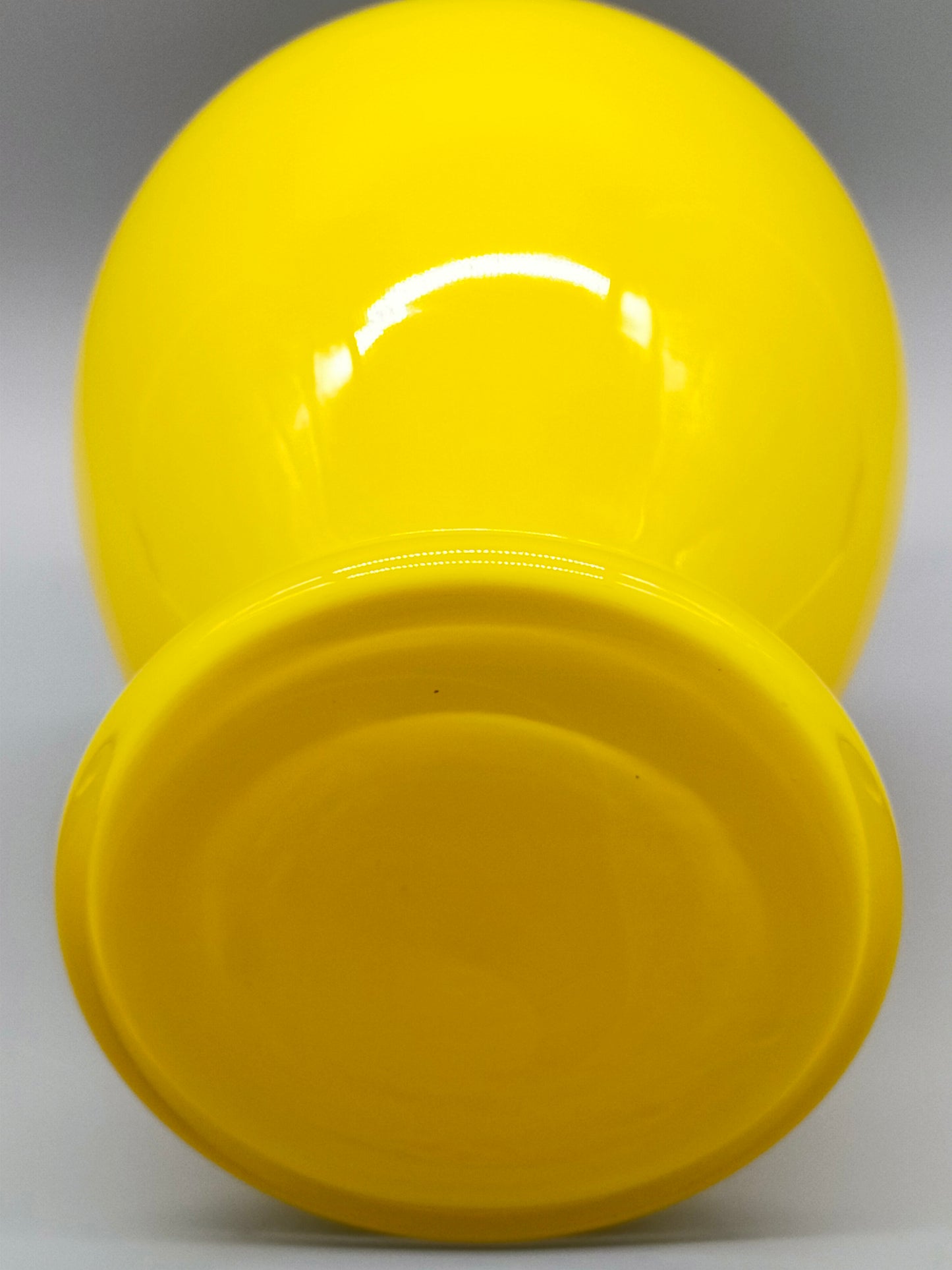 Stilvolle Murano Opalino Vase – Leuchtendes Gelb mit Lattimo-Rand