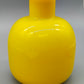 Elegante Opalglas Vase in Sonnengelb Vintage Mid-Century Kunstglas