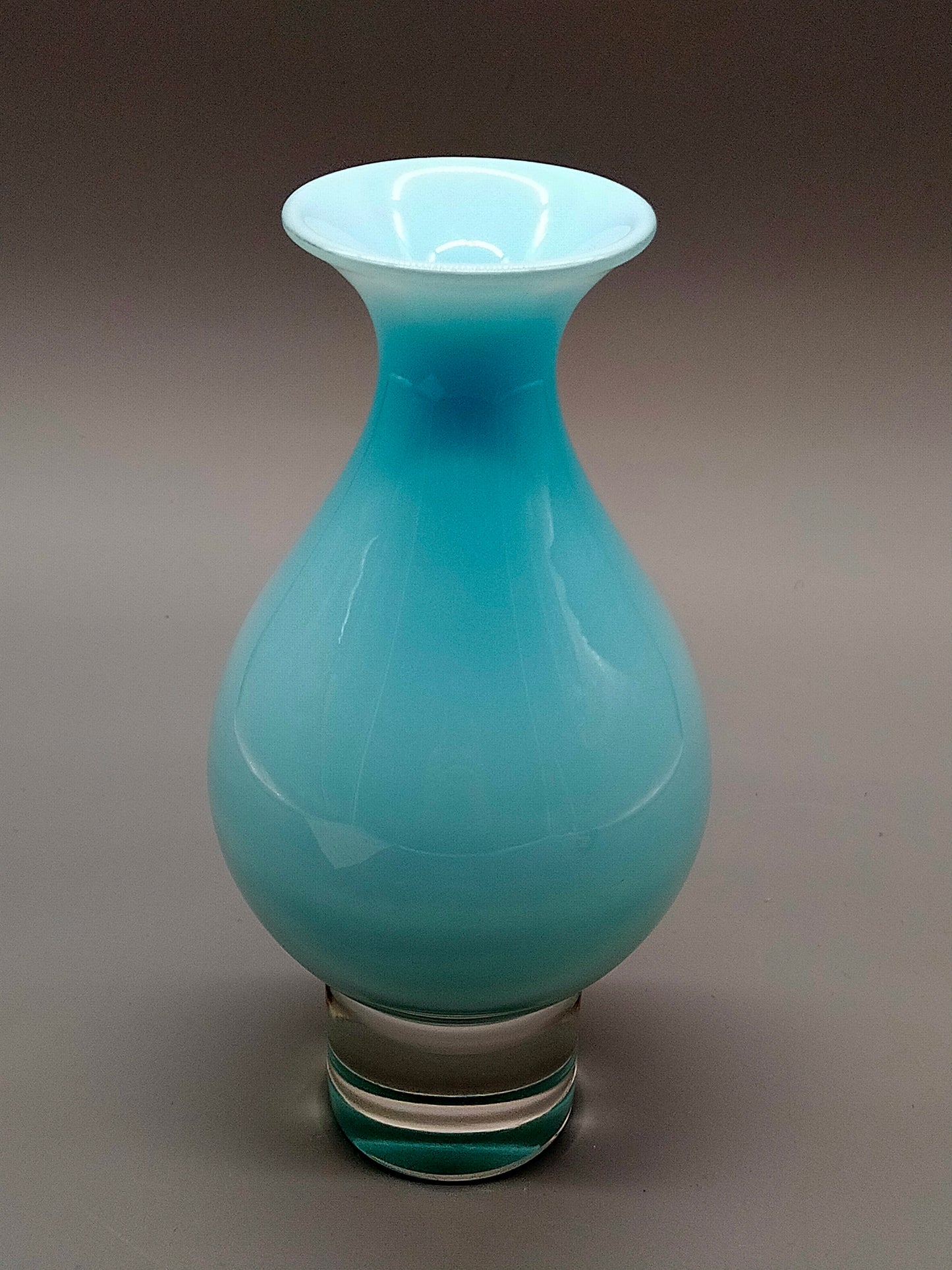 Klassische Murano Stil Kunstglas Vase Elegantes Türkis mit Klarglasfuß