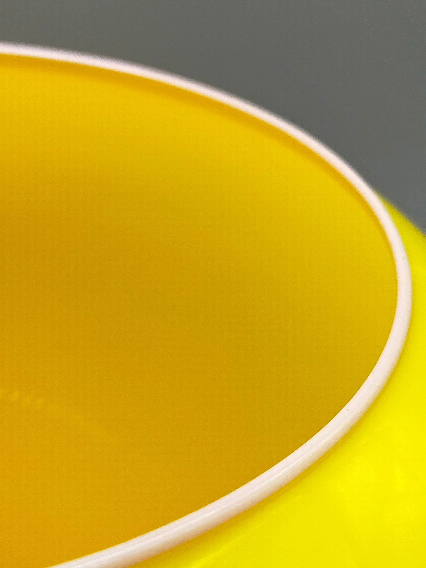 Moderne Gelbe Glas Vase Elegantes Kugel Design im Pop Art Stil