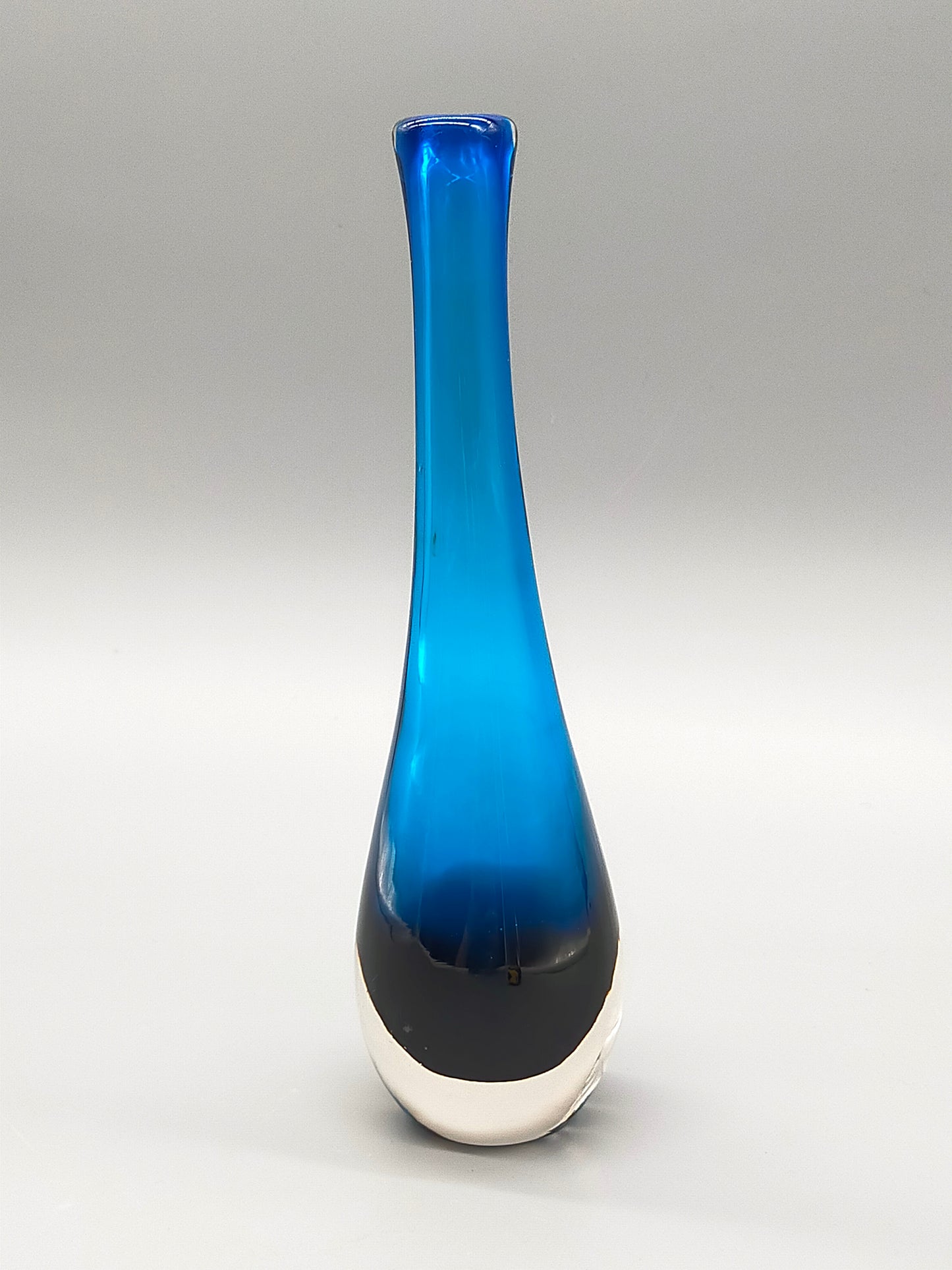 Elegante Murano Glas Vase in Blau Kunstvolles Skandinavisches Design