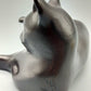 Elegante Bronze Skulptur einer liegenden Katze – Stilvolles Design
