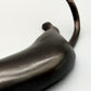 Elegante Bronze Skulptur einer liegenden Katze – Stilvolles Design