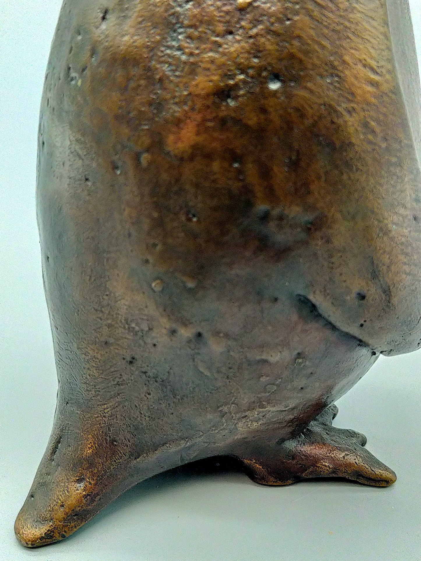 Kunstvolle Bronze Pinguin Figur – Edle Skulptur für Sammler