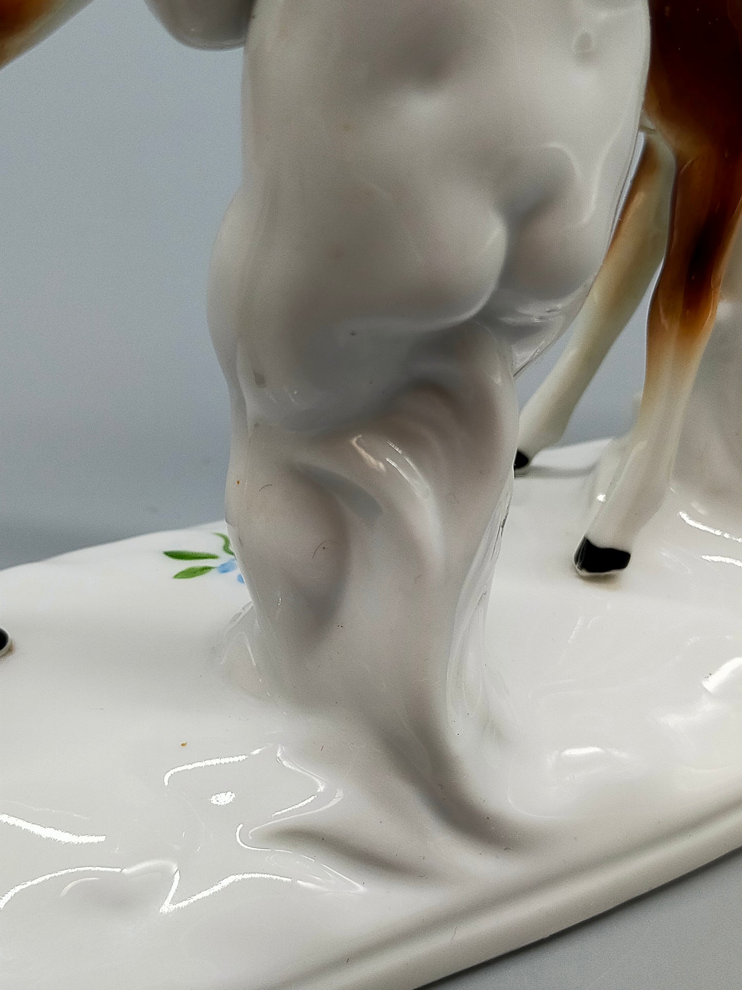 Gräfenthal Porzellan Figur Putto mit zwei Rehen