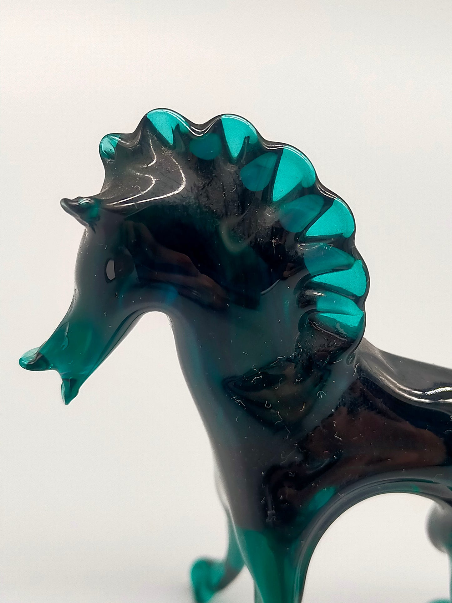 Kunstvolle Murano Glasfigur Pferd Elegantes Design in Smaragdgrün