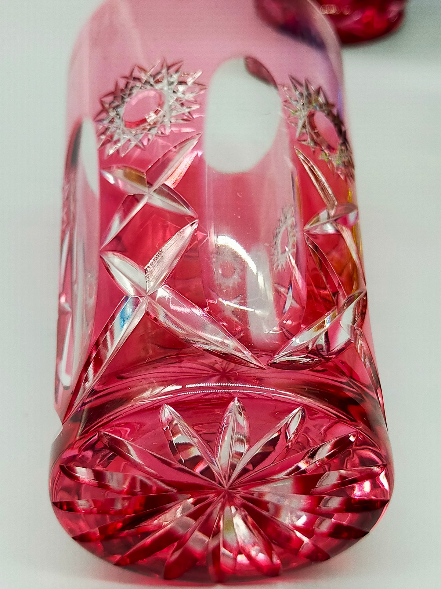 Farbenfrohe Kristall Gläser im Set Buntes Schliffglas Design