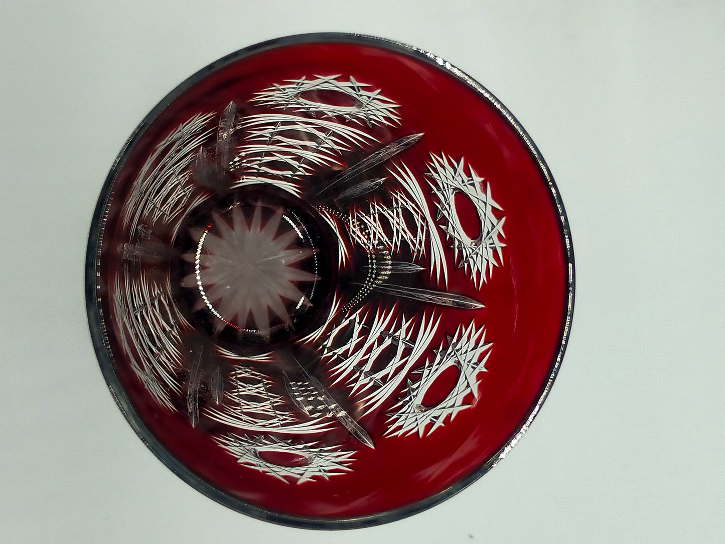 Farbenfrohe Kristall Gläser im Set Buntes Schliffglas Design