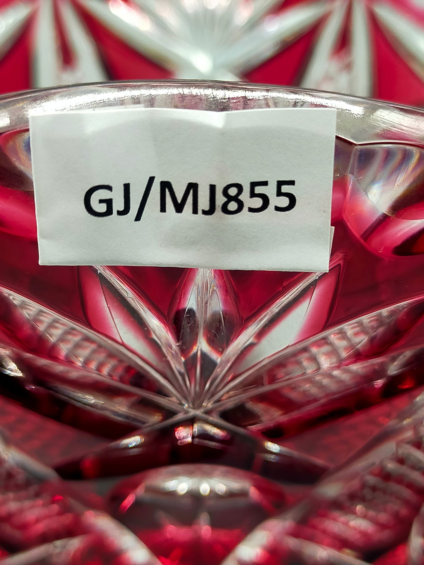 Prunkvoller Kristall Glas Korb in Rubinrot – Edler Schliff im Biedermeier Stil