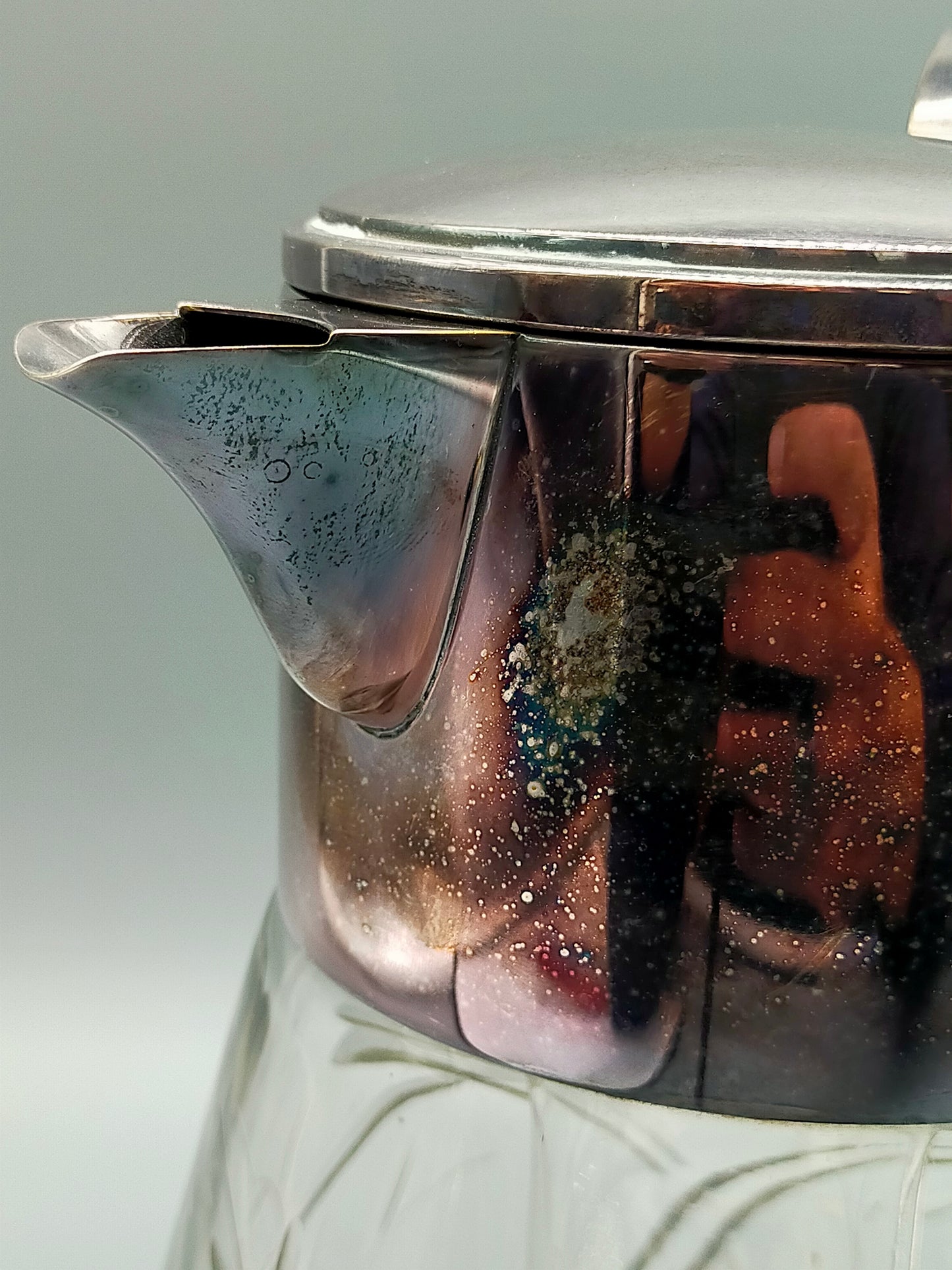 Antike Kristall Glaskaraffe mit Eiskühlrohr Versilberte Karaffe