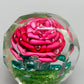 Edler Briefbeschwerer mit roter Rose Facettiertes Glas