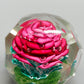 Edler Briefbeschwerer mit roter Rose Facettiertes Glas