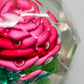 Edler Briefbeschwerer mit roter Rose Facettiertes Glas