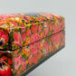Kashmiri Dose – Florales Muster mit Rosen und Goldakzenten
