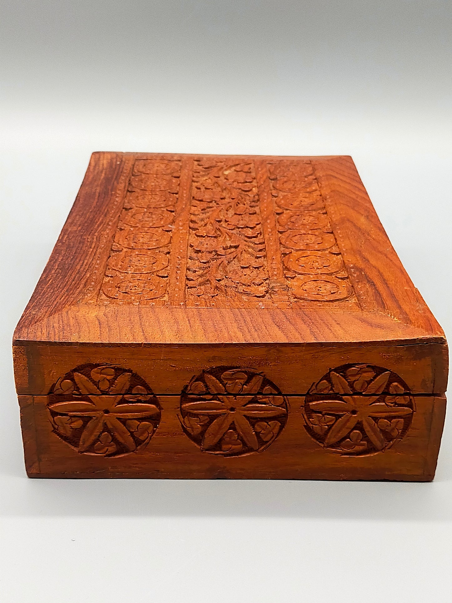 Handgeschnitzte Holz Box aus Indien Schatulle mit Blumen Dekor