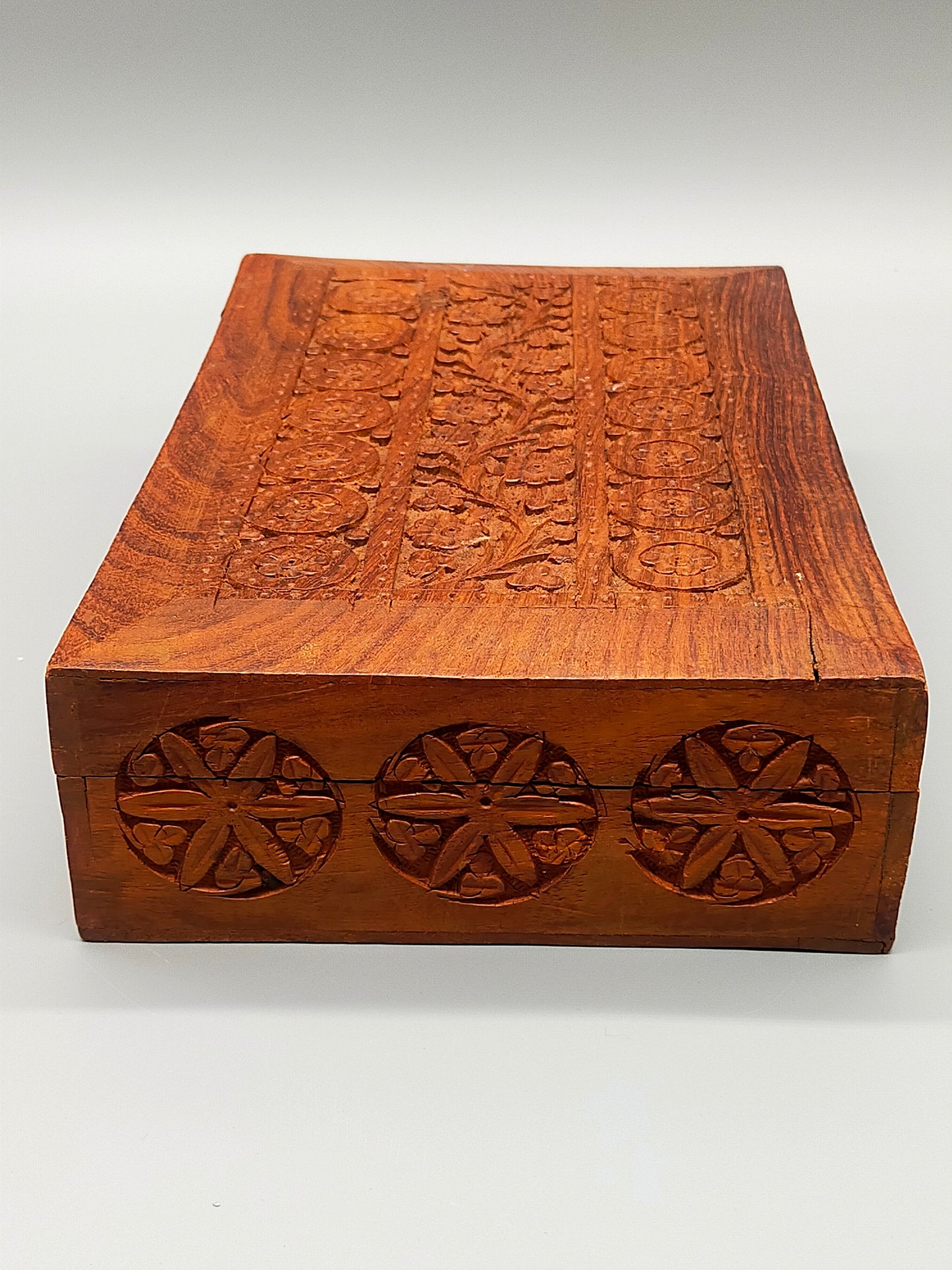 Handgeschnitzte Holz Box aus Indien Schatulle mit Blumen Dekor