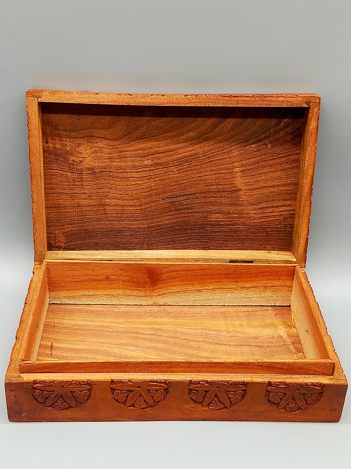Handgeschnitzte Holz Box aus Indien Schatulle mit Blumen Dekor
