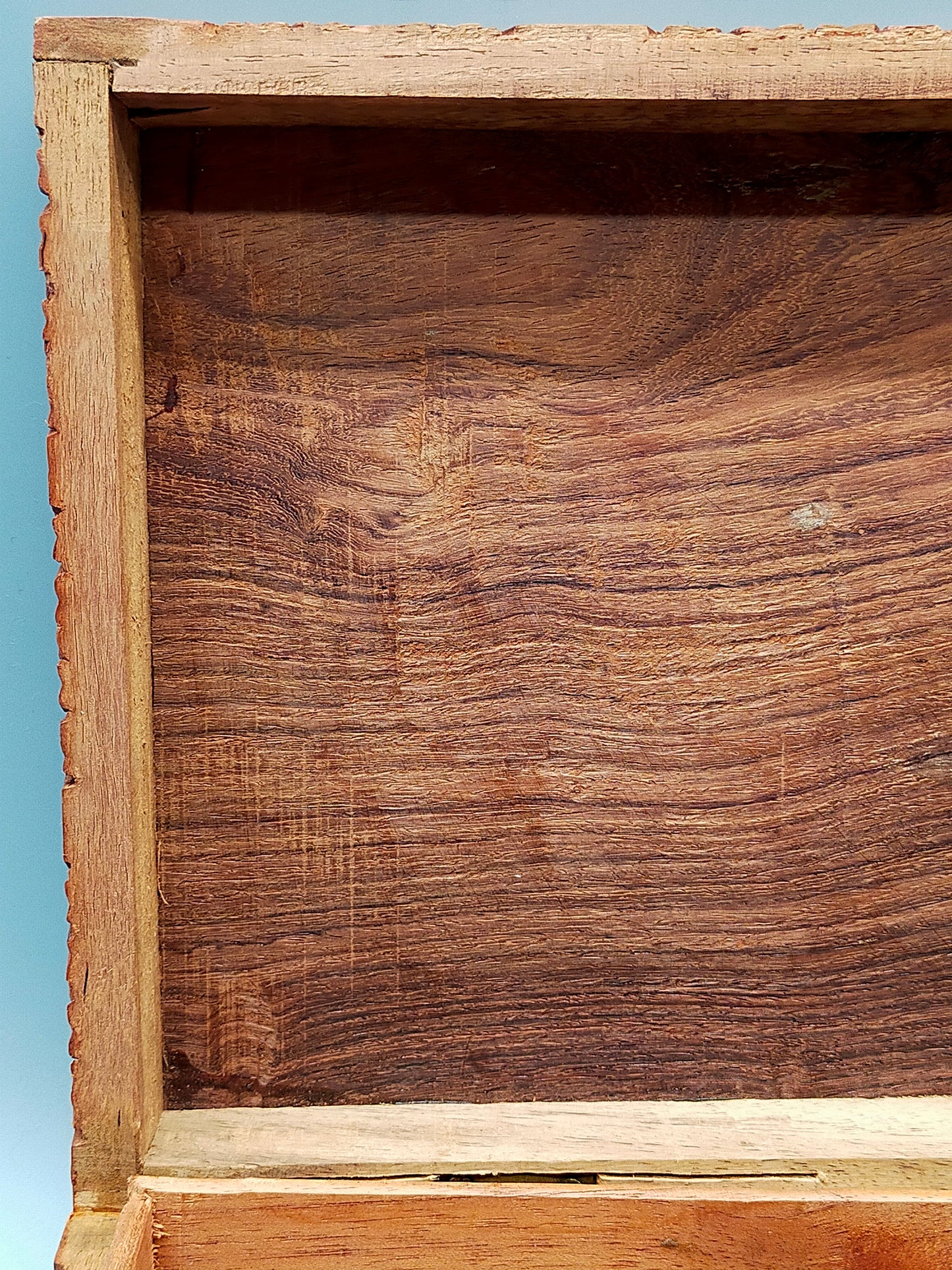 Handgeschnitzte Holz Box aus Indien Schatulle mit Blumen Dekor