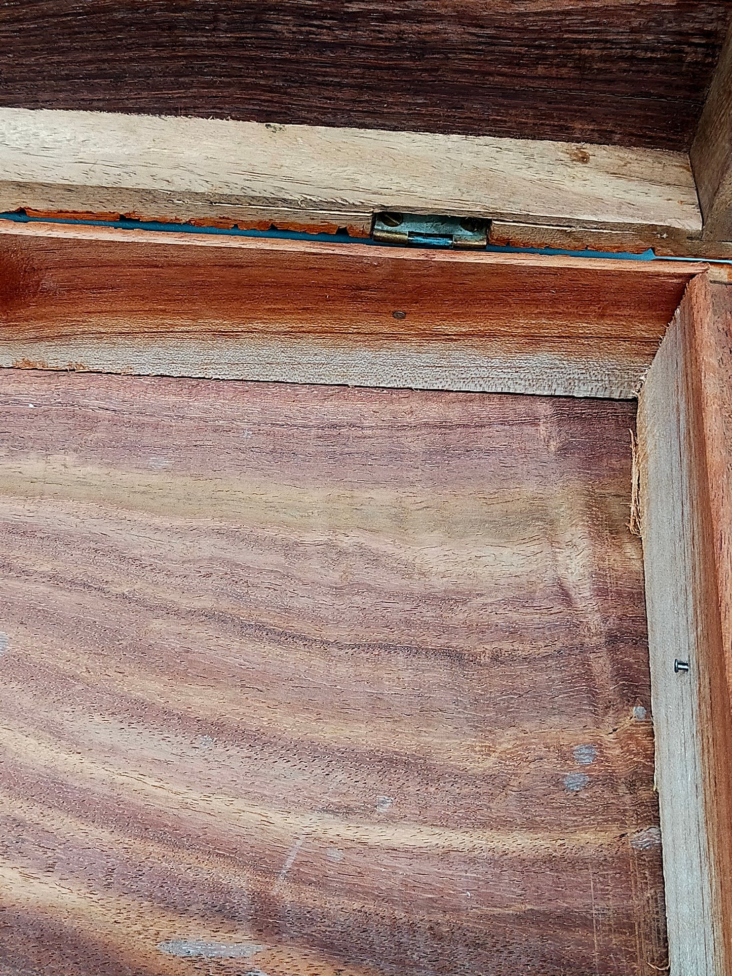Handgeschnitzte Holz Box aus Indien Schatulle mit Blumen Dekor