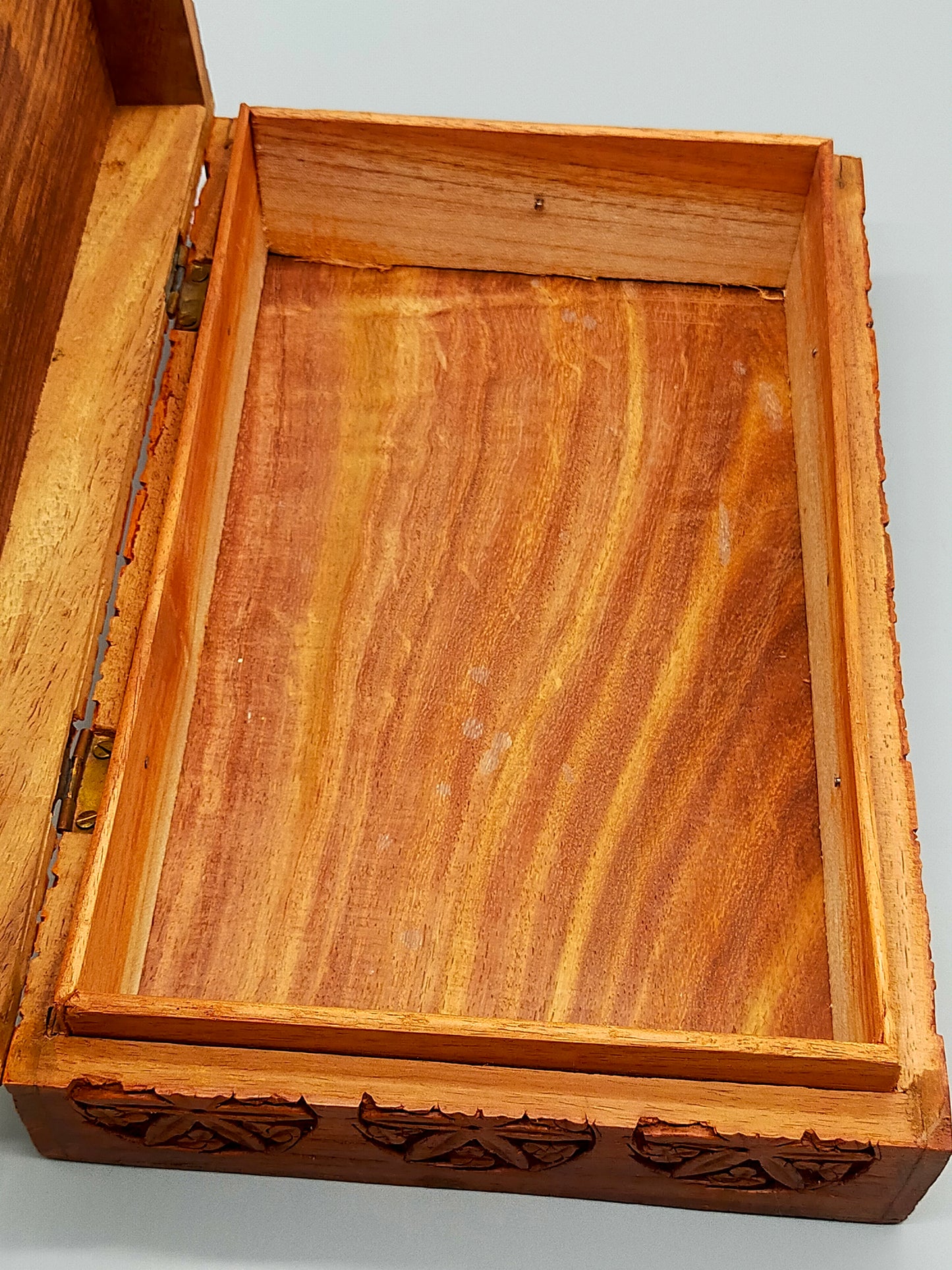 Handgeschnitzte Holz Box aus Indien Schatulle mit Blumen Dekor